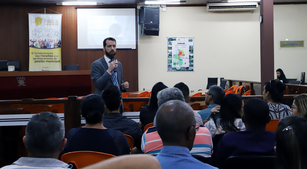 O coordenador Pedro Henrique Magalhães Azevedo encerrou o encontro (Foto: Thiago Rios Gomes)